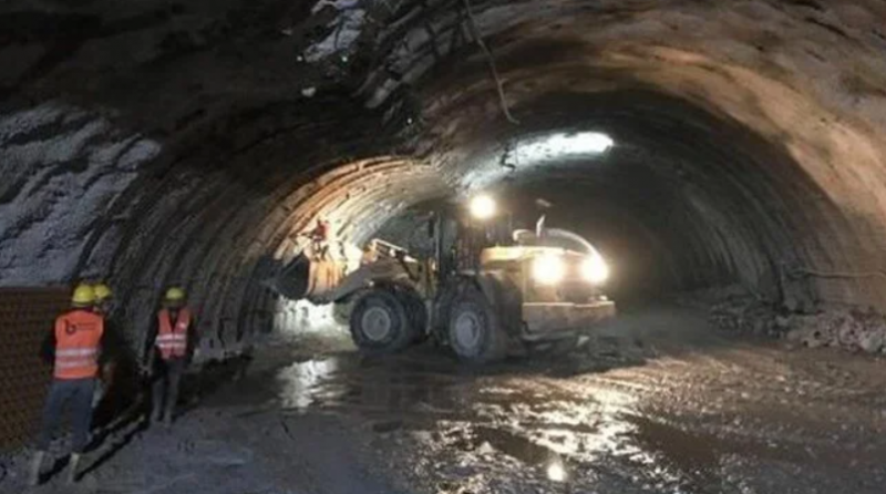 Tünelde göçük 5 işçi yaralandı