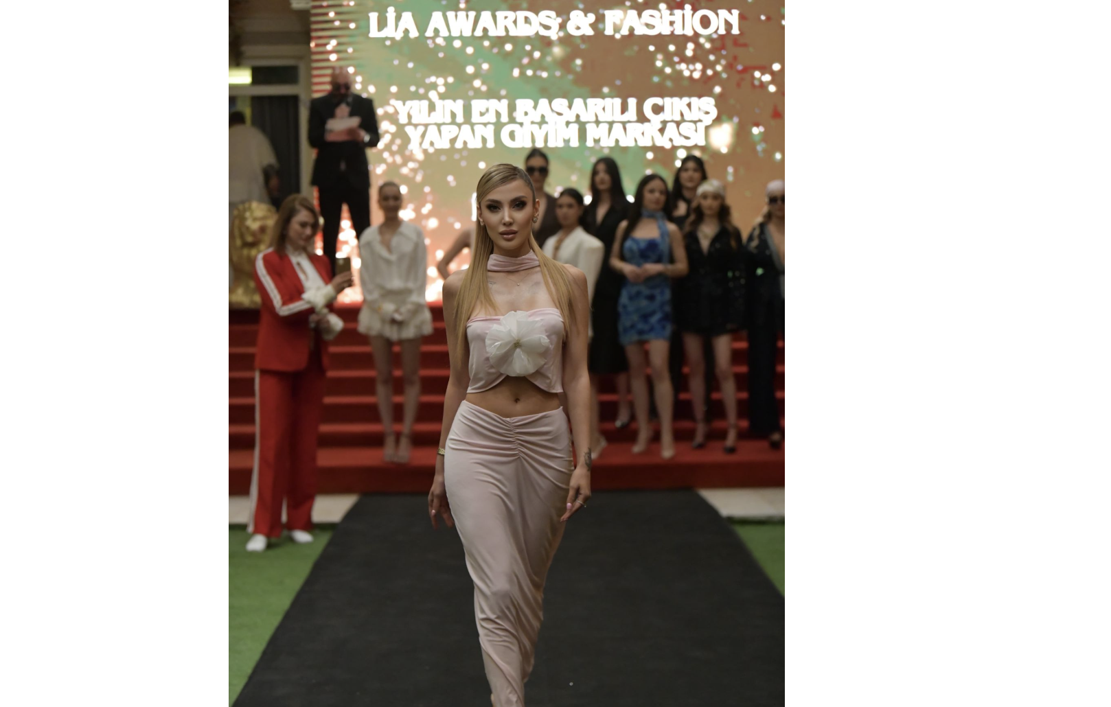 IDL FASHION’dan Moda Dünyasına Güçlü Mesaj: “En Başarılı Çıkış” Ödülü Markanın Oldu!